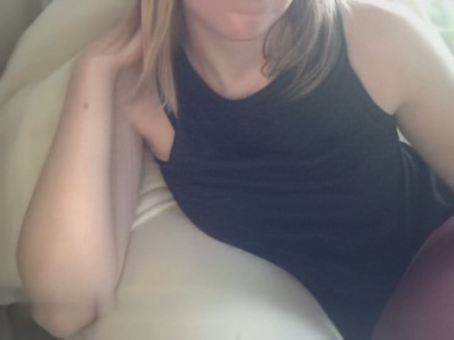 1783763119811-24yo-blonde-us-girl-plays.jpg