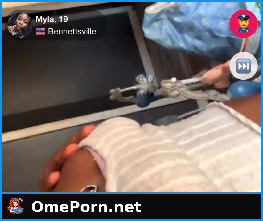 1787814164989-laggy-ebony-shows-off-her-saggy-tits.jpg